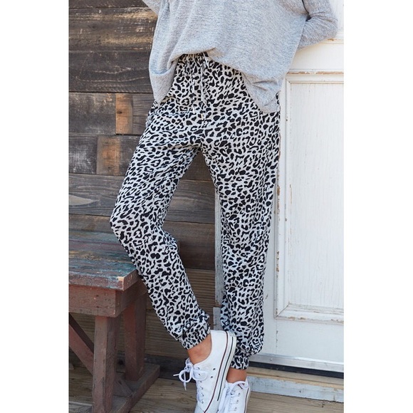 PREVIEW Sweet Spot Gray Leopard Print Joggers - Picture 6 of 10